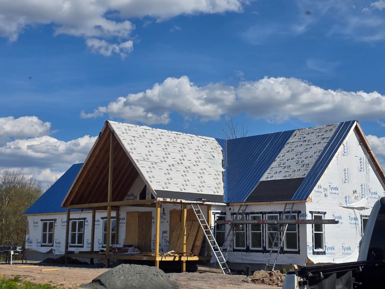 Metal roof after installation by Eagle Sky Solutions