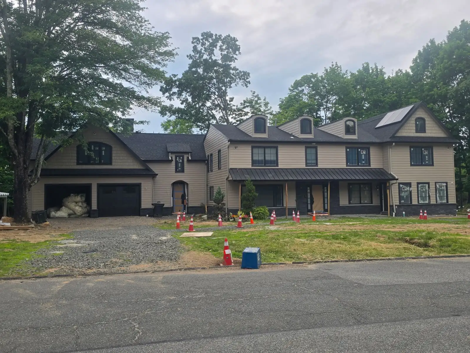 Siding before replacement by Eagle Sky Solutions